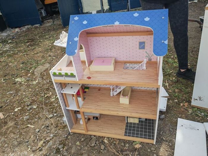 Doll House Free