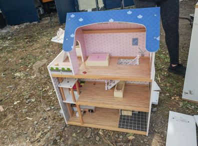 Doll House Free