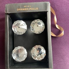 Drawer handles