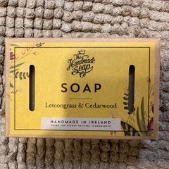 THE HAND MADE SOAP COMPANY - Handmade Soap - Lemongrass and Cedarwood