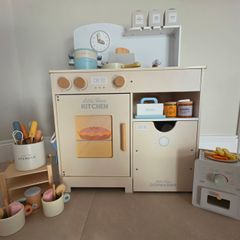 Kid's Wooden Toy Kitchen