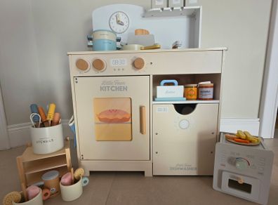 Kid's Wooden Toy Kitchen