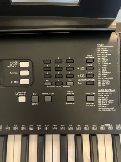 Yamaha PSR E373 61 Key Portable Keyboard  Complete Bundle with Stands & Music Rest
