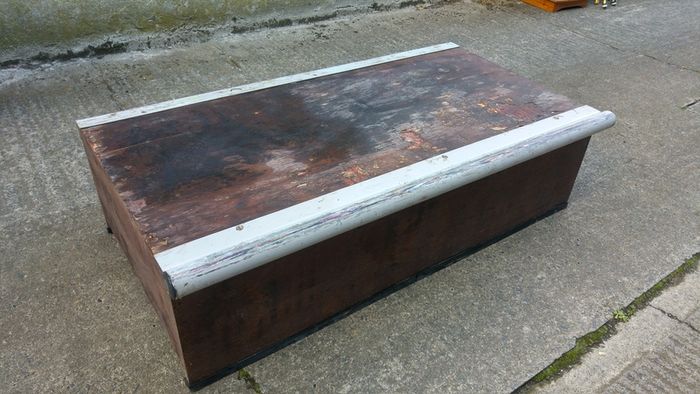 Skateboard/Rollerblade/Scooter grind box with flat edge and round bar