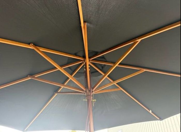 Diameter 3m Solid hardwood Garden Parasol with heavy-duty Base
