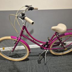 Lovely pink DHS Citadinne 2634 urban bicycle