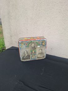 Vintage king tin box postage possible