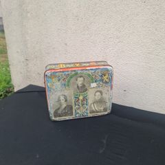 Vintage king tin box postage possible