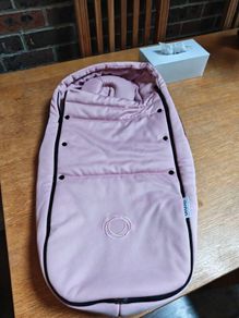 Bugaboo Cocoon Footmoof Bassinet Insert Pink Like New Newborn