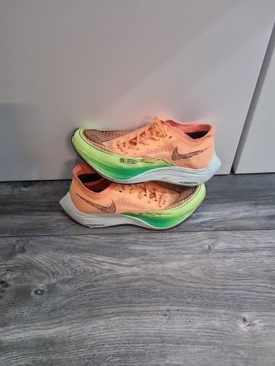 Nike ZOOM Running runners