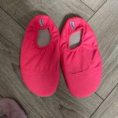 swim shoes