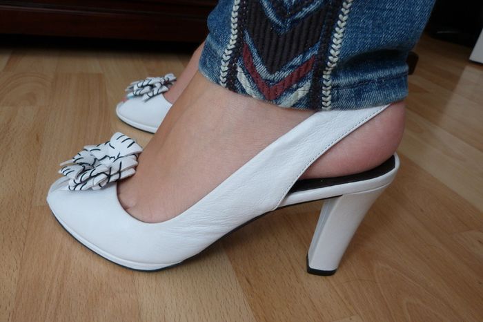 White leather shoes, fully leather UK6