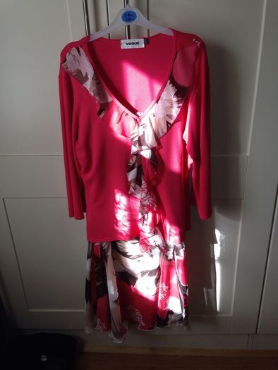 Vogue 2 piece suite for sale