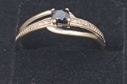 9 ct white gold sapphire and diamonds ring
