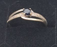 9 ct white gold sapphire and diamonds ring
