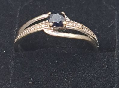 9 ct white gold sapphire and diamonds ring