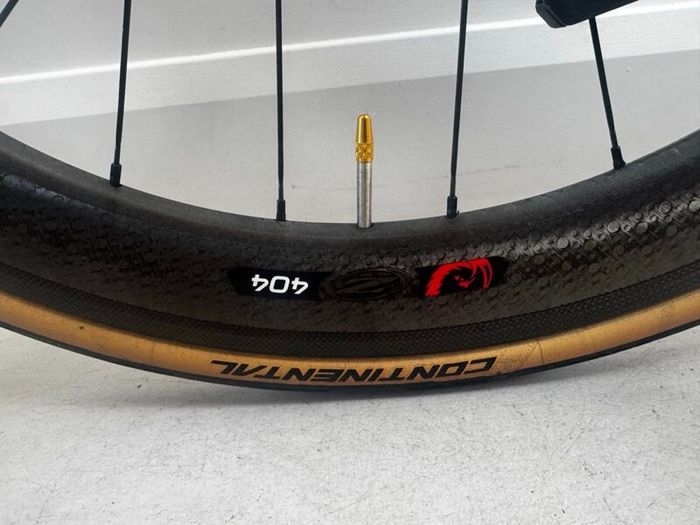 Pinarello Dogma F10 - Zipp Firecrest 404