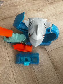 Hot Wheels City Robo Shark playset