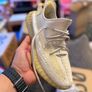 yezzy boost 350 v2 Image 7