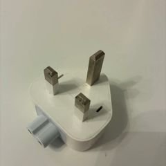 Official Apple UK 3-Pin Duckhead Plug Adapter (Model A1556) for MacBook / iPad