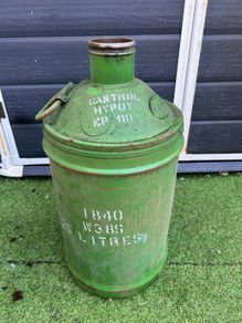 Castrol oil can