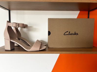 Block heel sandals