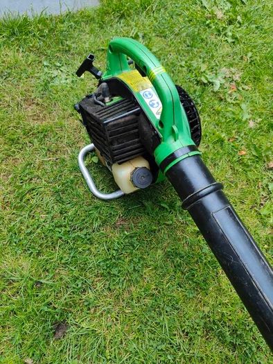 leaf blower