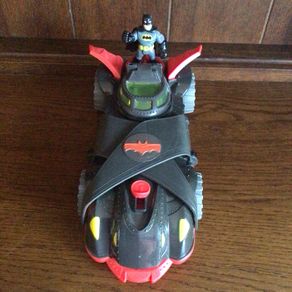 Imaginext Batman Super armour Ninja Batmobile and figure