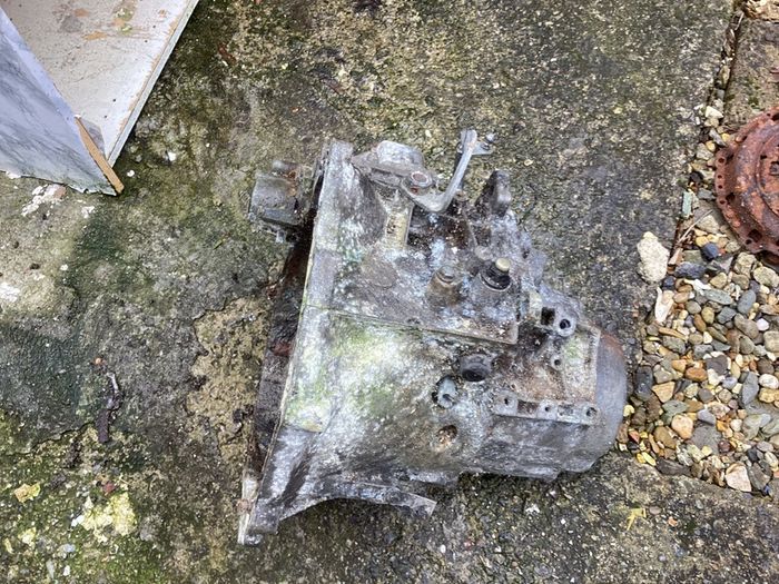 Gearbox for Reconditioned. Citroen Berlingo, Peugeot Partner, 1.6HDi Diesel Engine, with 5 speed gearbox (Suits 2010 - 2018 Models.)