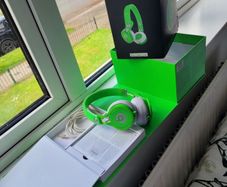 headphone Beats David Guetta green