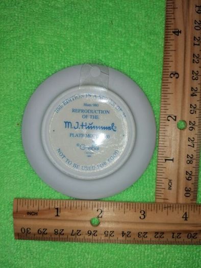 Hummel Mini Plate 1980 "School Girl"