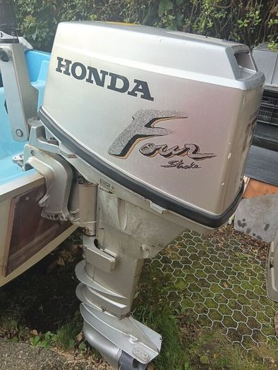 Honda 15HP 4-Stroke Outboard Motor
