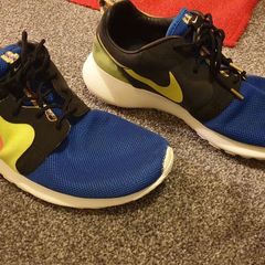 nike blue green runners shoes