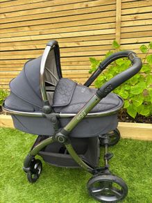 Egg 2 stroller and bassinet