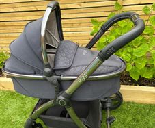 Egg 2 stroller and bassinet