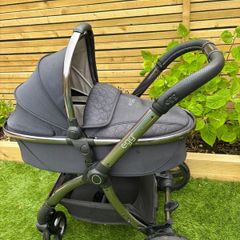 Egg 2 stroller and bassinet