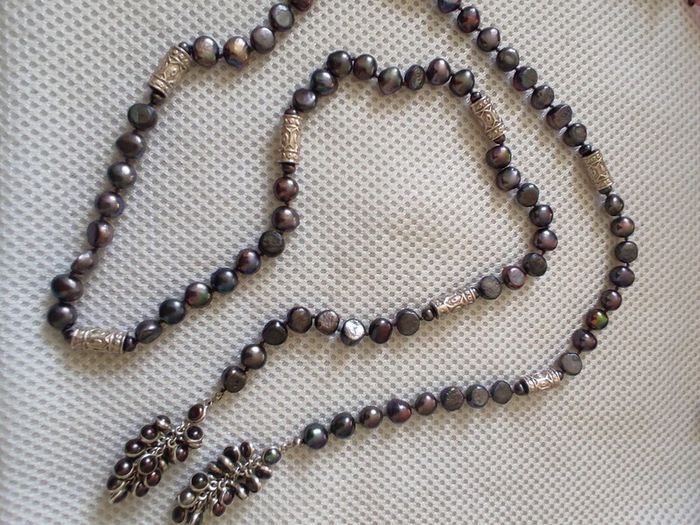 Pearls necklace