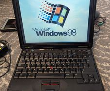 IBM ThinkPad 600 Bundle , Maxed RAM , Win98 , Mint Screen