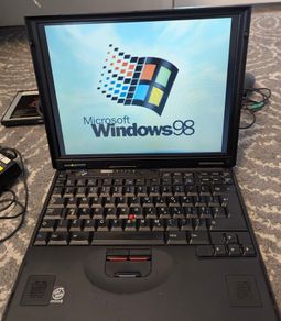 IBM ThinkPad 600 Bundle , Maxed RAM , Win98 , Mint Screen