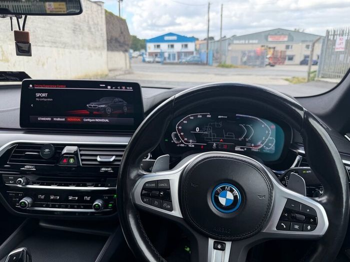 2023 BMW 530e M Sport Pro X Drive,Sunroof, 20 inch