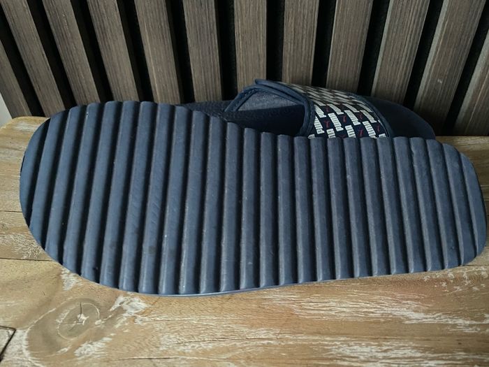 sliders size UK 2-3 Puma