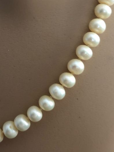 pearl necklace