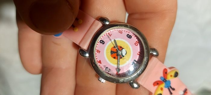 lulu ladybird watch,used condition,,see pictures,,price includes post to anywhere in Ireland thank you  sold as is .
