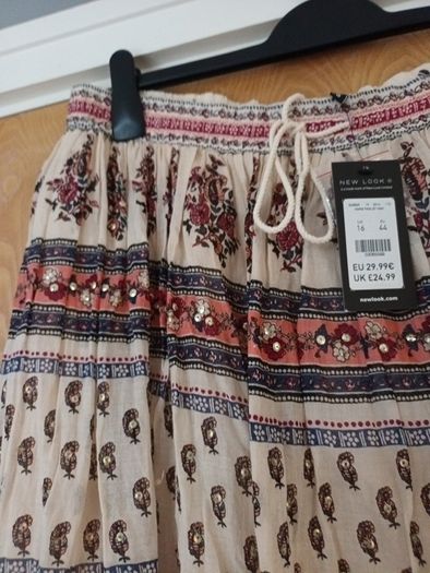 New Look Marie Paisley  Skirt. Size 16.    B.N.W.T