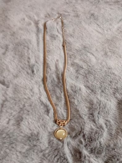 Necklace very nice .