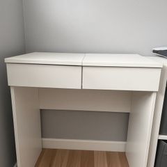 White makeup/ dressing table