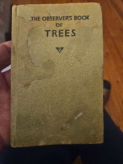 The Observer's Book Of Trees. Minature 1968 Hardback In Good Condition.  See Photos For Same.