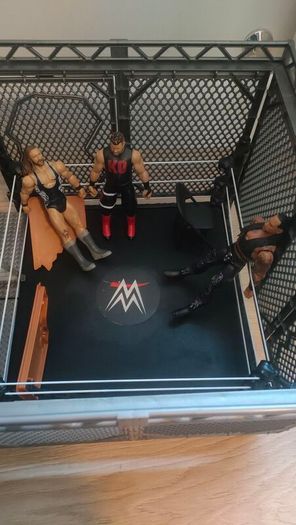 WWE Wrestling cage & Figures