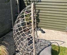 Hanging egg chair in very good used condition