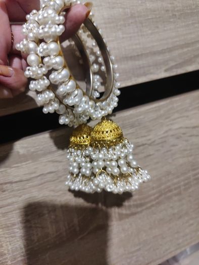 beautiful pearl bracelet
